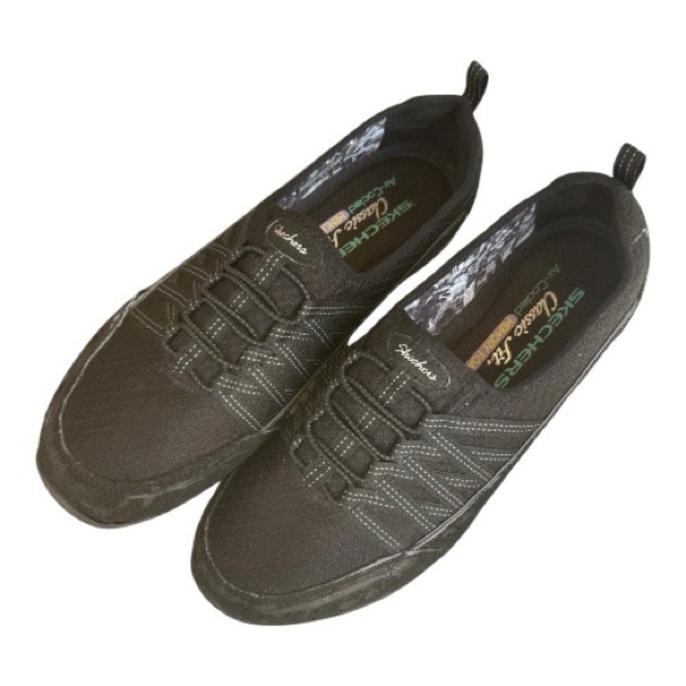 Skechers Classic fit Air cooled Memory foam black  Slip-On Shoes sz 8,,2A